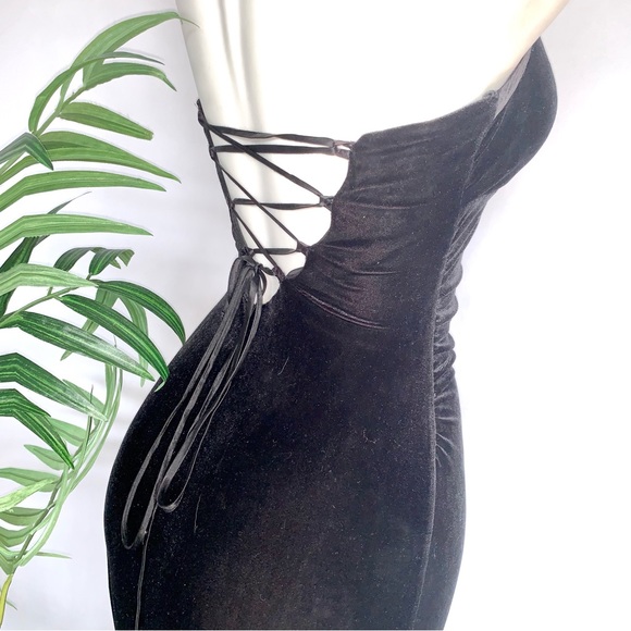 v i n t a g e :: Gorgeous Black Velvet Corset Tie Halter Maxi Dress - Picture 3 of 14